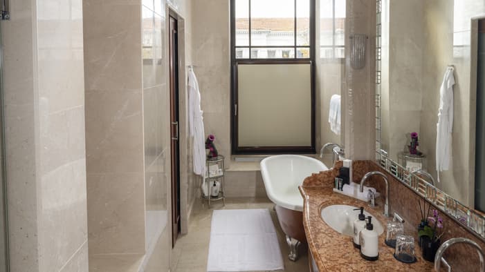 Two-Bedroom Bosphorus Palace Süit 5