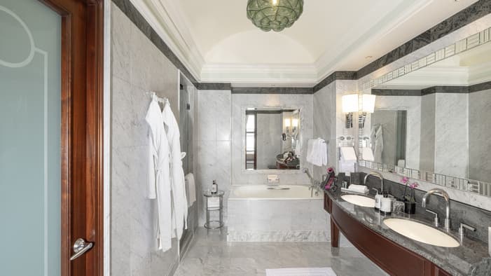 One-Bedroom Bosphorus Palace Süit 4